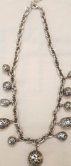 Vintage silver tone choker with charms filigrees - Picture 6 of 6